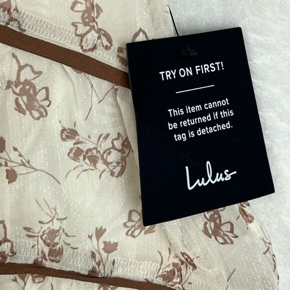 Lulus Adored Outing Ivory Floral Flutter Sleeve Surplice Mini Dress Size L NWT - Picture 7 of 11